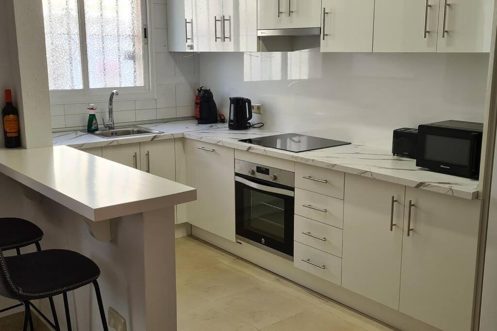 Estepona Port Beachside Apartment - Marina Bay Екстер'єр фото