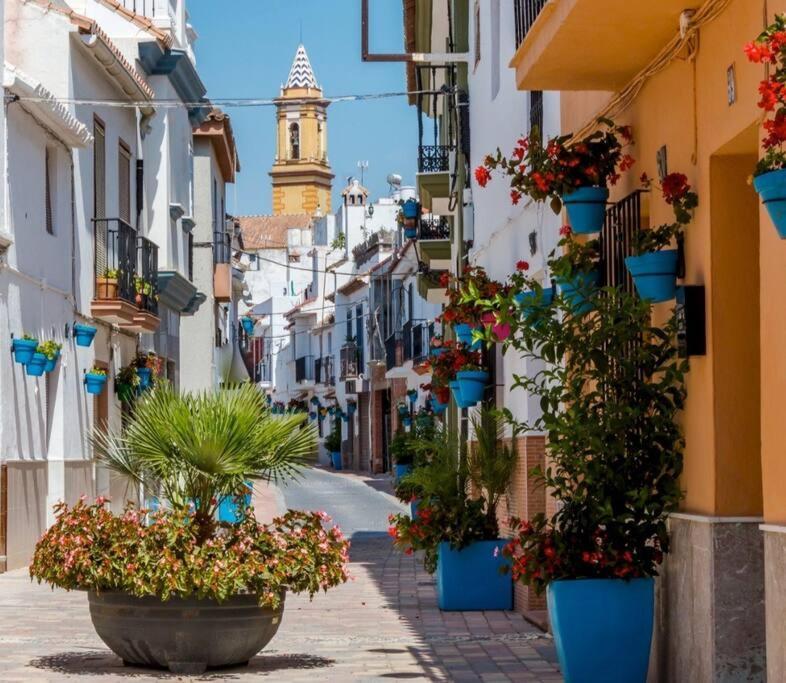 Estepona Port Beachside Apartment - Marina Bay Екстер'єр фото