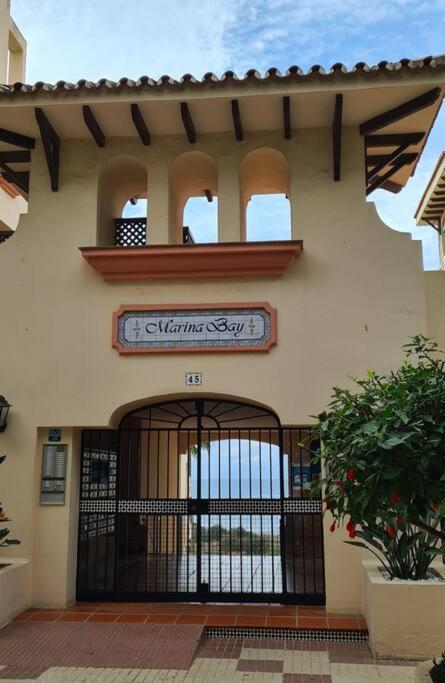 Estepona Port Beachside Apartment - Marina Bay Екстер'єр фото