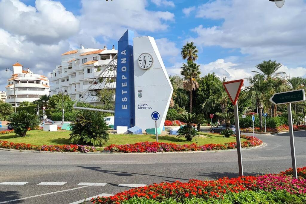 Estepona Port Beachside Apartment - Marina Bay Екстер'єр фото